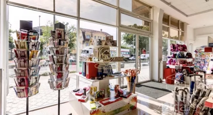 Poslovna zgrada | 4zida