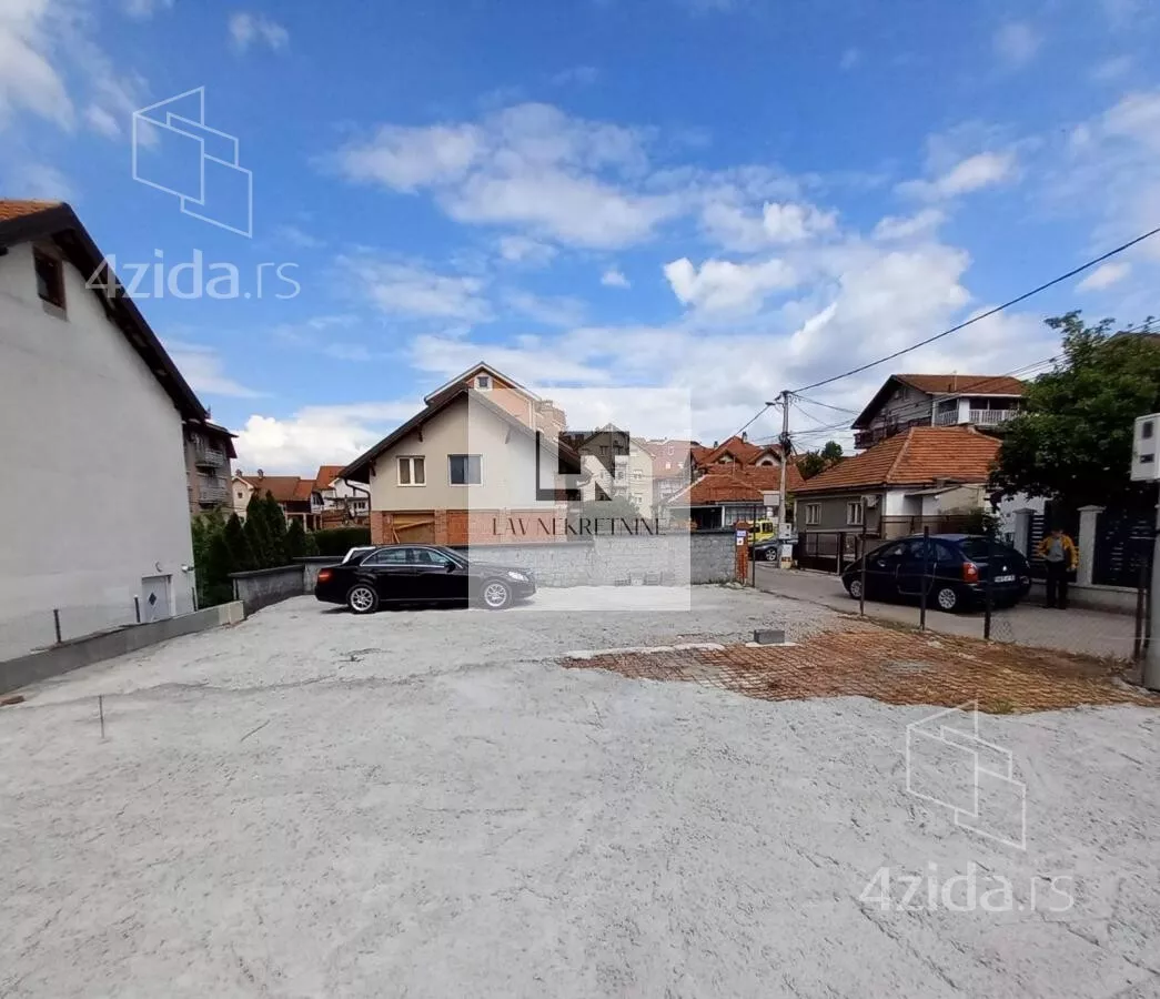 Plac | 4zida