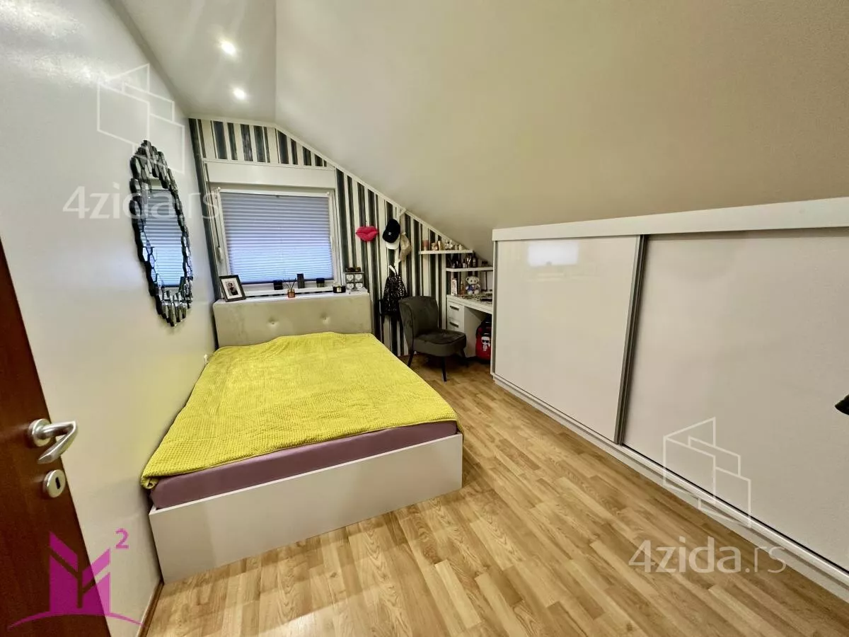 Četvoroiposoban stan | 4zida