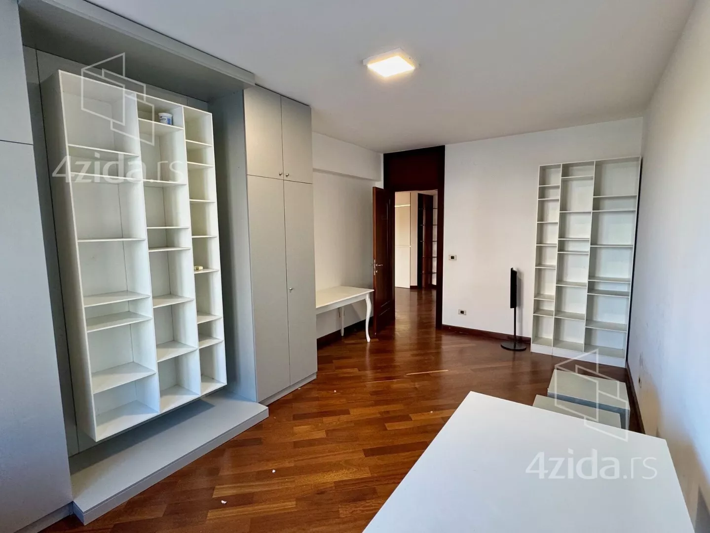 Četvoroiposoban stan | 4zida