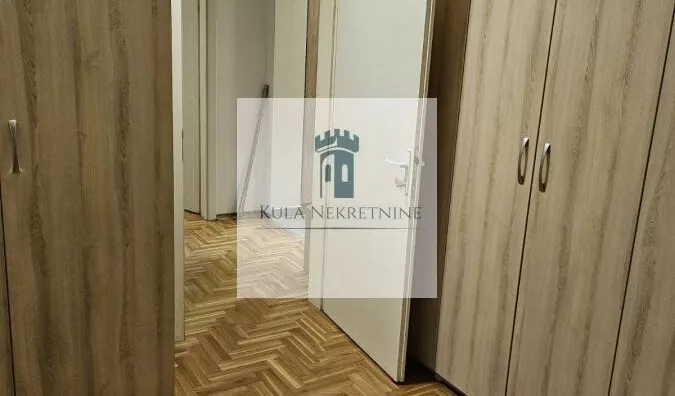 Šestosoban stan | 4zida
