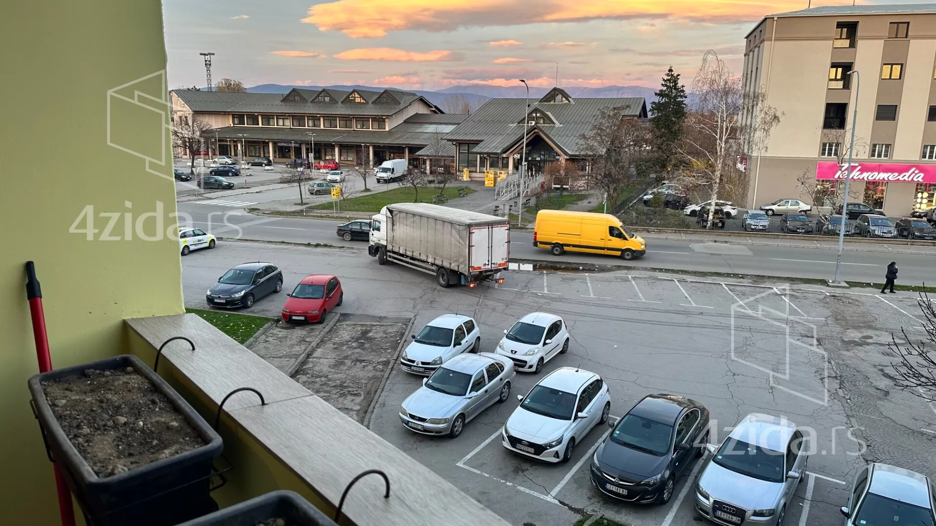 Dvoiposoban stan | 4zida