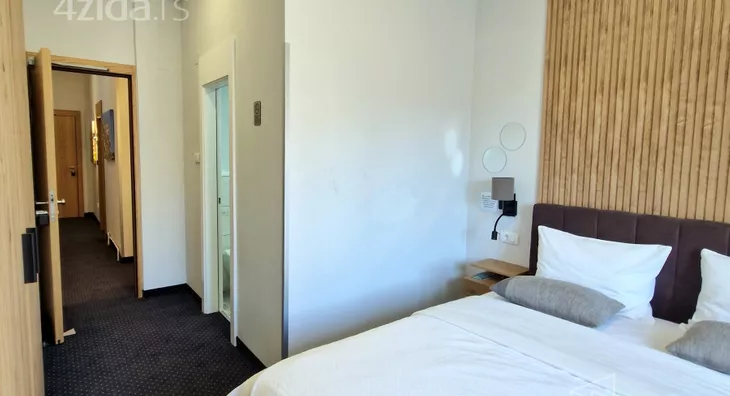 Devetosoban stan | 4zida