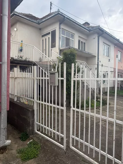 Rentgenova | 4zida.rs