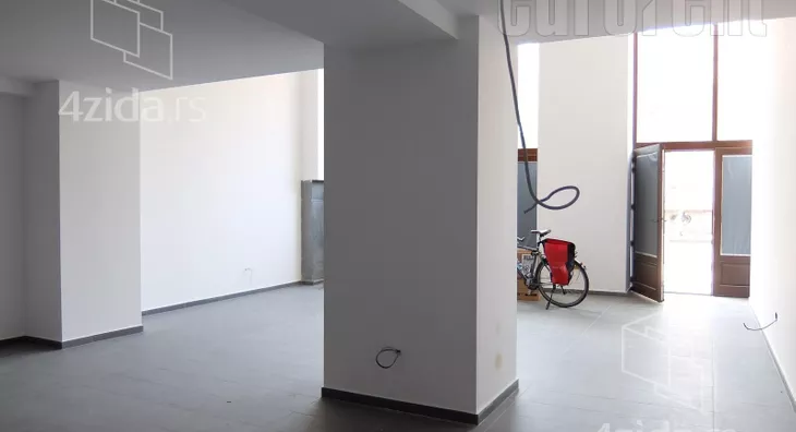 Lokal | 4zida