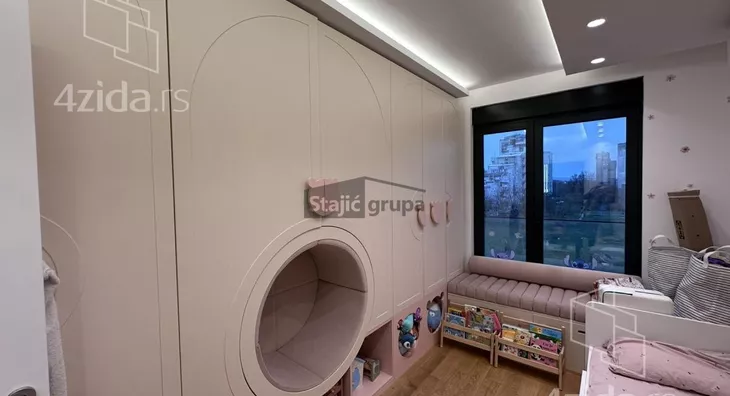 Četvorosoban stan | 4zida