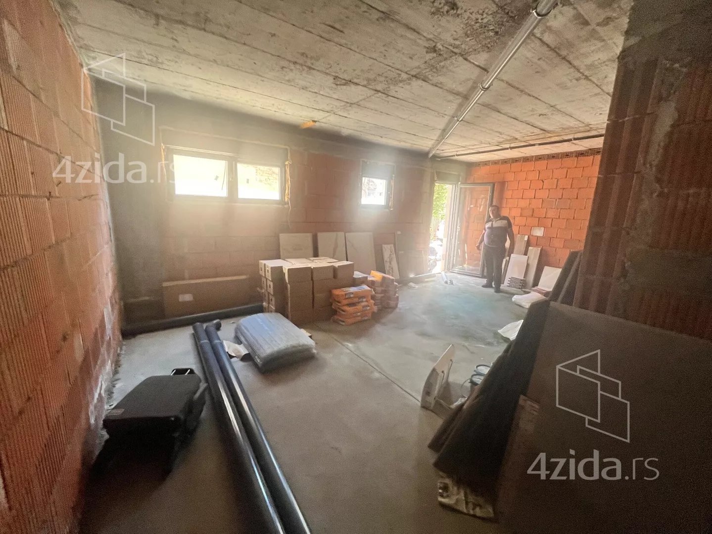 Lokal | 4zida