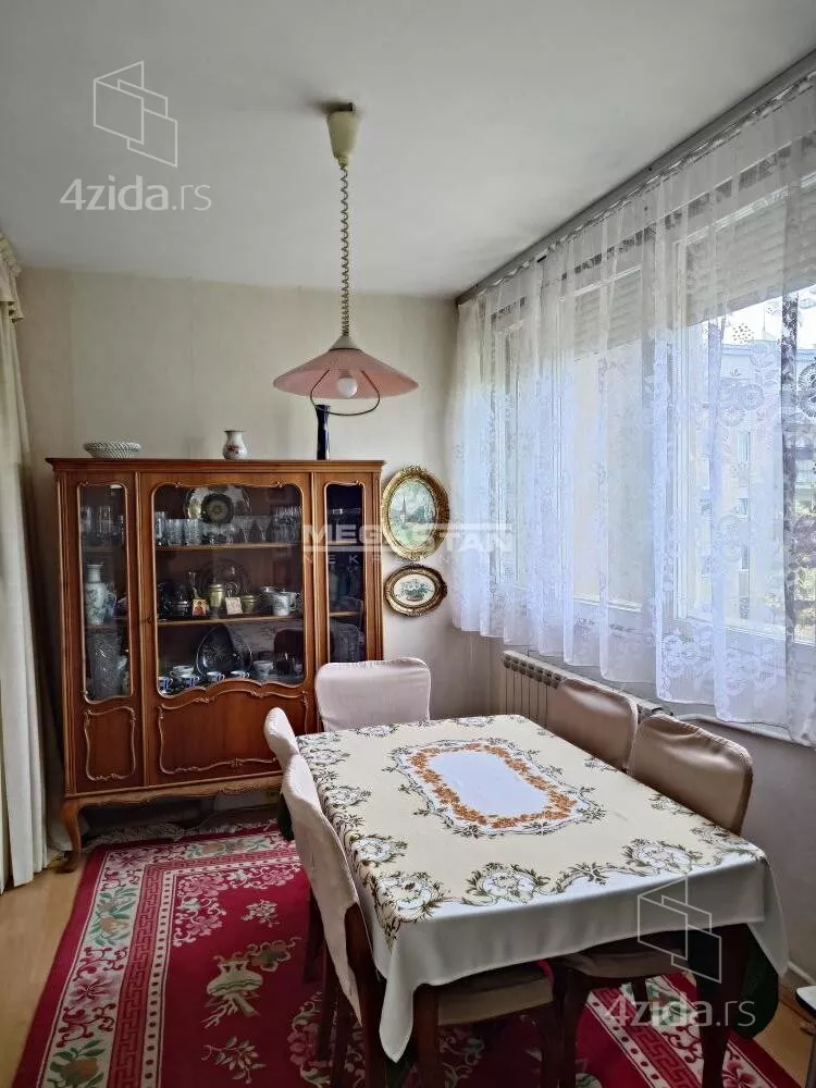 Troiposoban stan | 4zida
