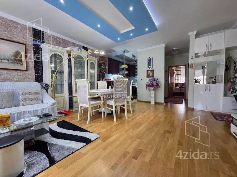 Petosoban stan | 4zida