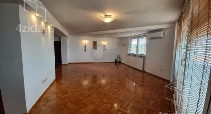 Šestosoban stan | 4zida