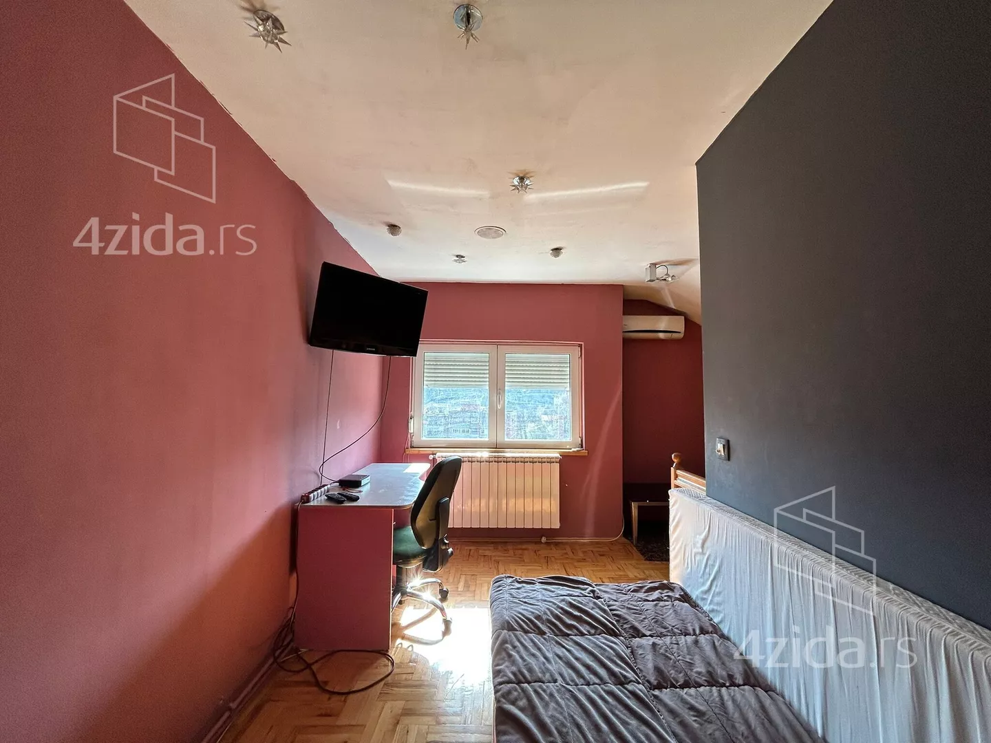 Četvoroiposoban stan | 4zida