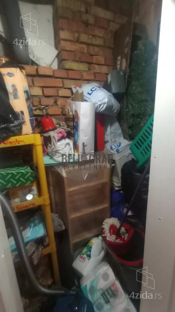 Šestosoban stan | 4zida
