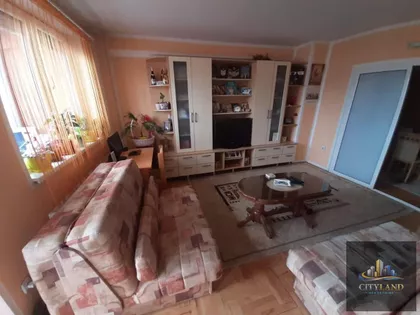 Dušanov Bazar | 4zida.rs