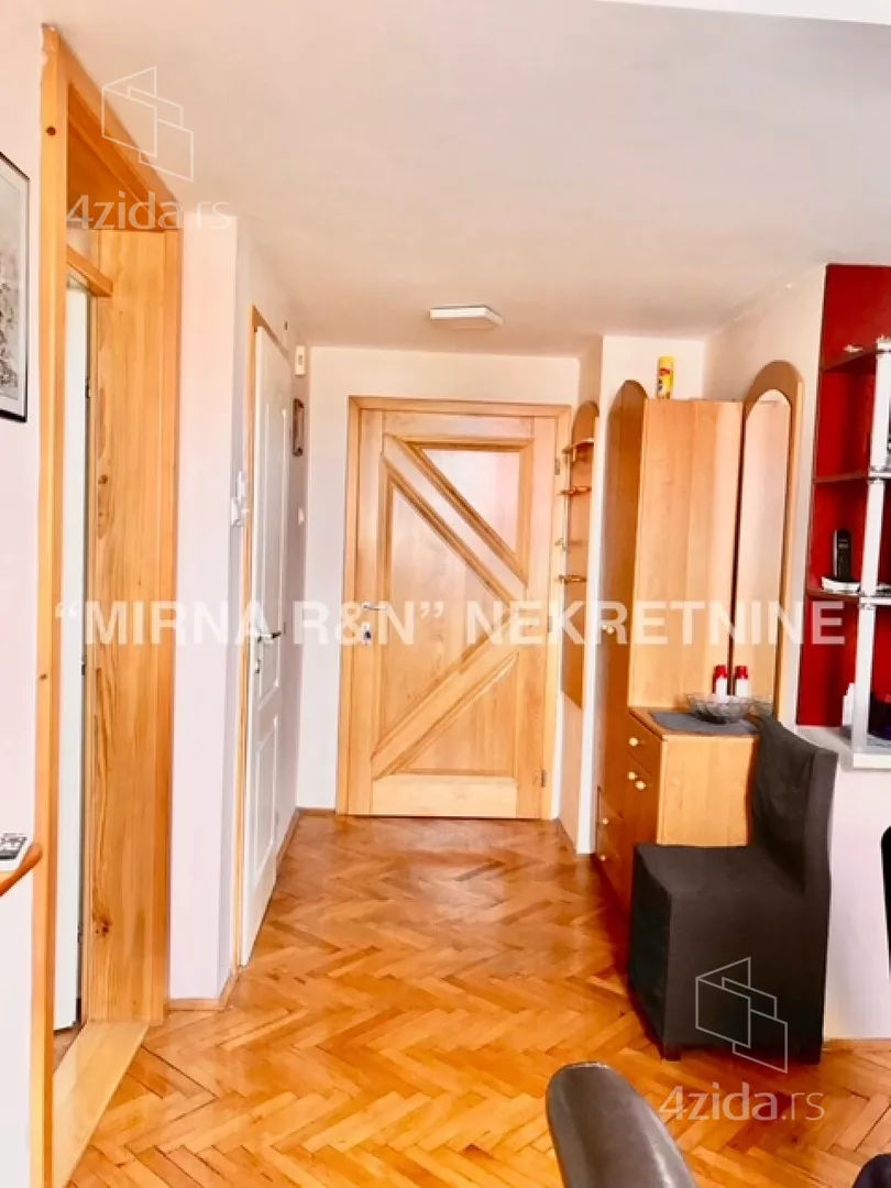 Četvoroiposoban stan | 4zida