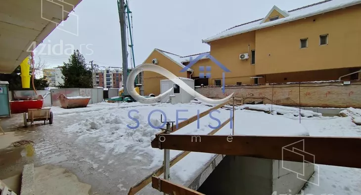 Petosoban stan | 4zida