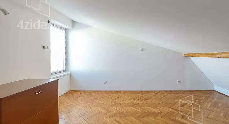 Šestosoban stan | 4zida