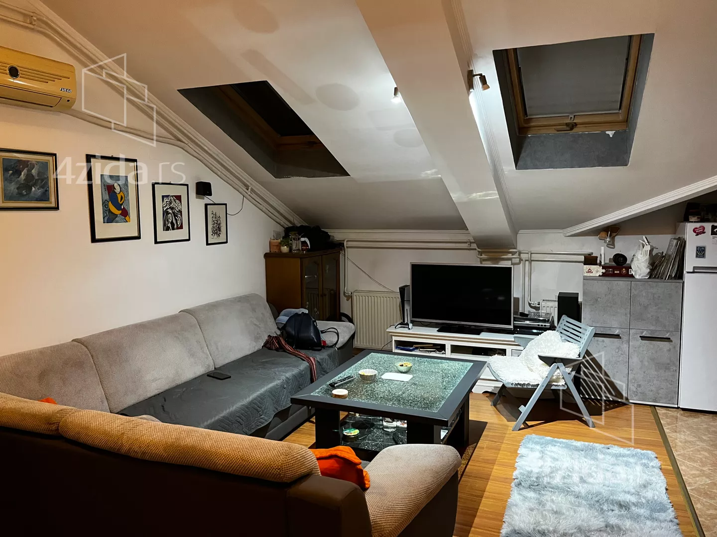 Dvoiposoban stan | 4zida