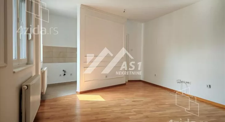 Četvoroiposoban stan | 4zida