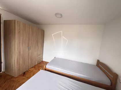 Devojačka | 4zida.rs