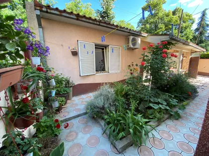 Vojvode Dovezenskog 8 | 4zida.rs