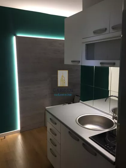 Ustanička | 4zida.rs