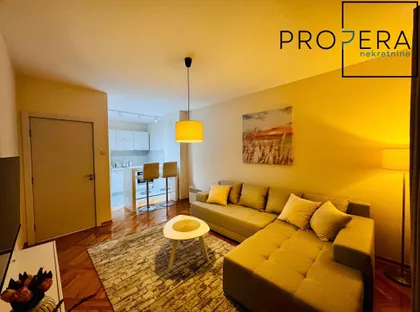 Jesenjinova | 4zida.rs