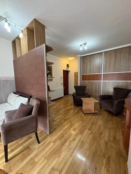 Radnička 1B | 4zida.rs