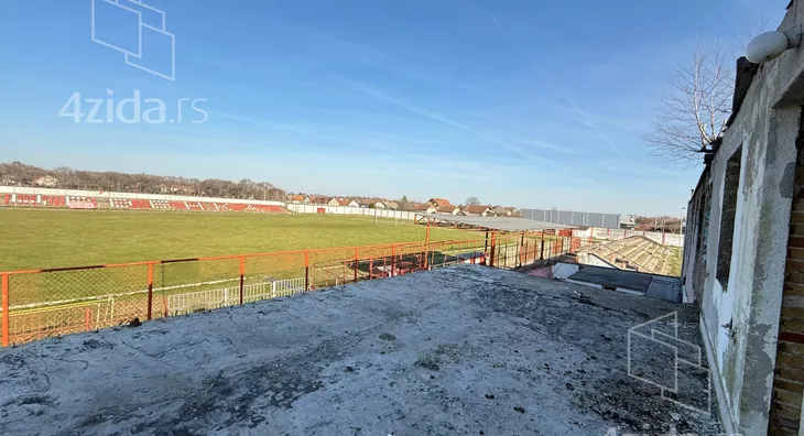 Poslovna zgrada | 4zida