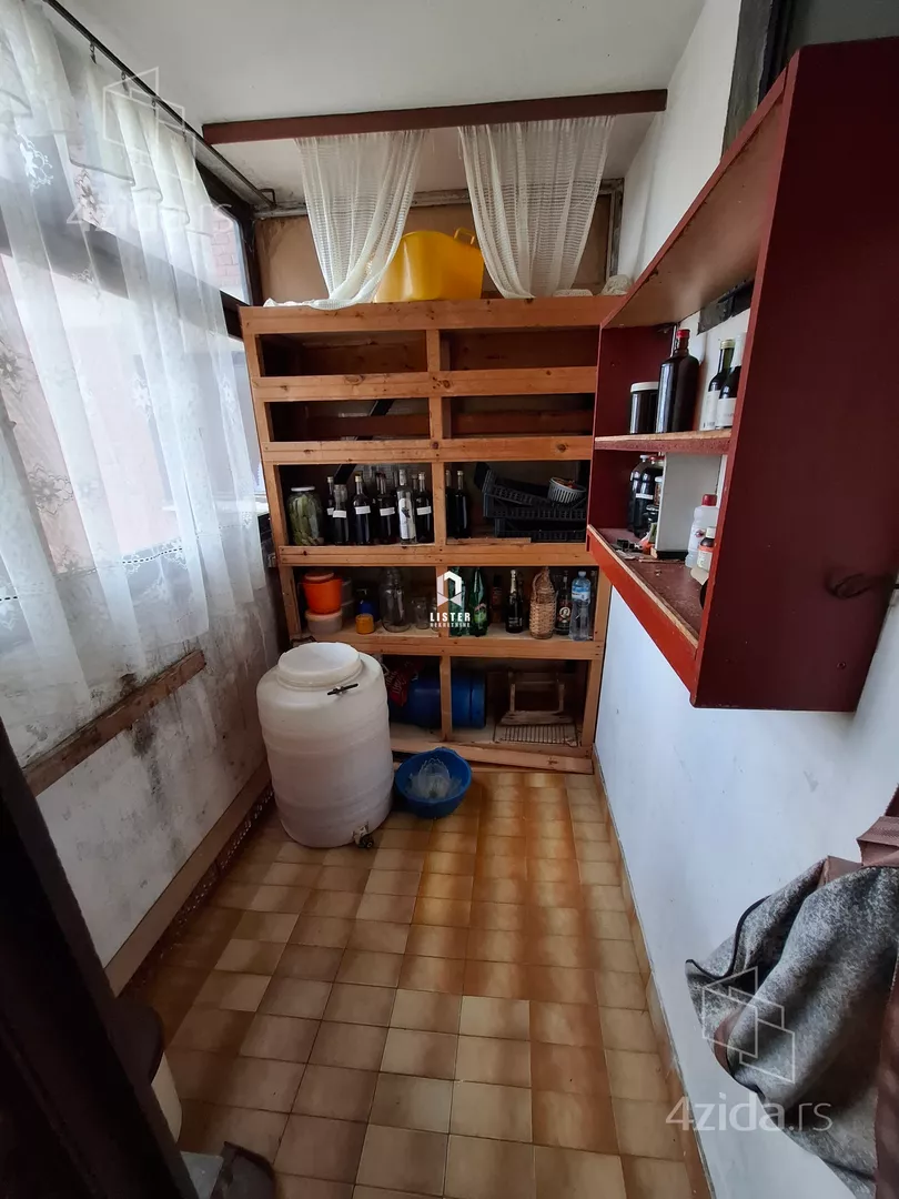 Troiposoban stan | 4zida