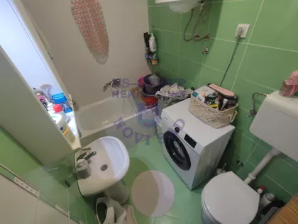 Lasla Gala | 4zida.rs