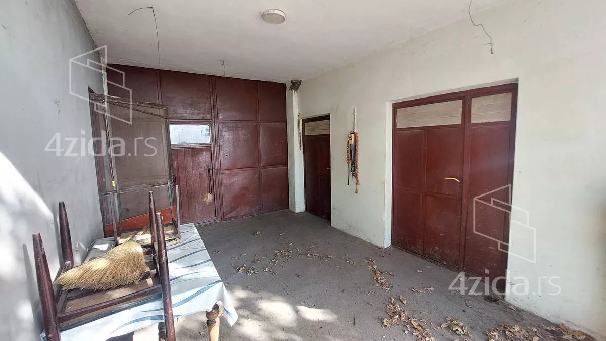 Poslovna zgrada | 4zida