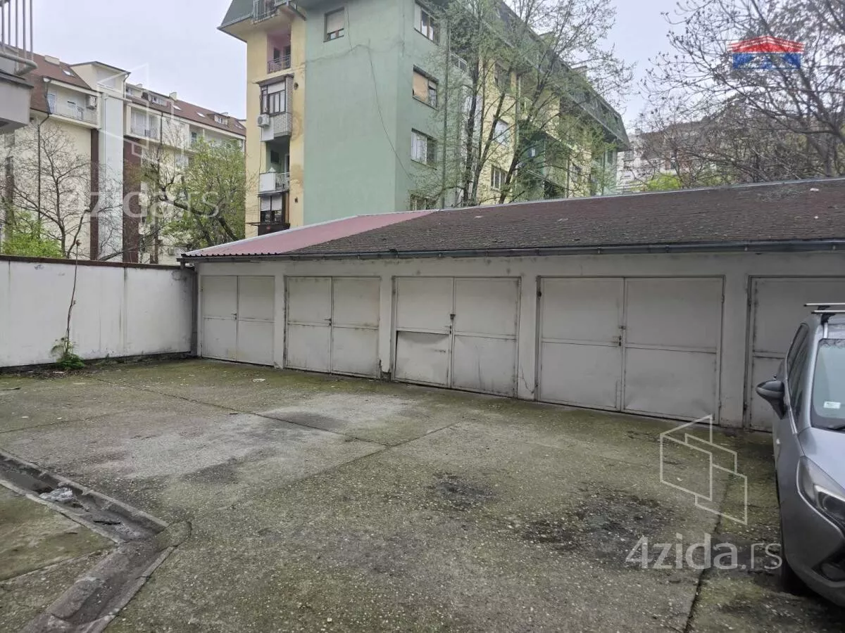 Garaža | 4zida