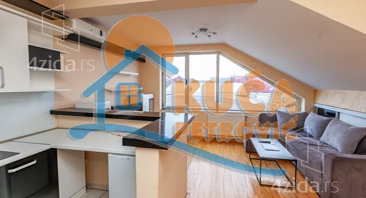 Troiposoban stan | 4zida