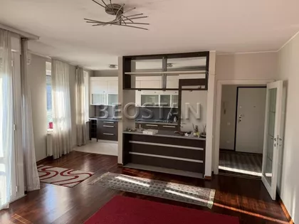 Vladimira Popovica | 4zida.rs