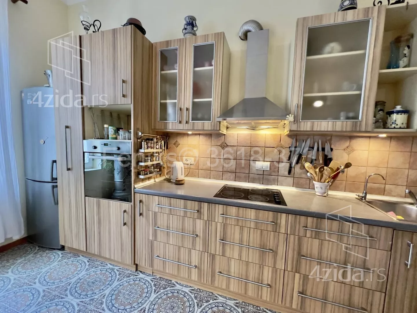 Četvoroiposoban stan | 4zida