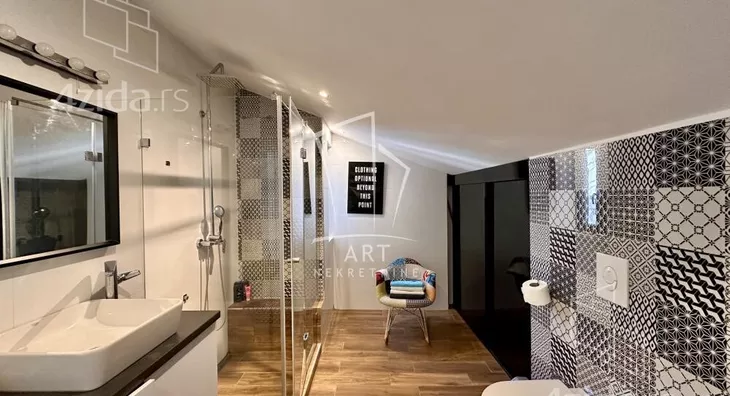 Šestosoban stan | 4zida