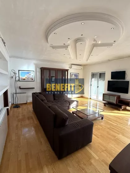 Surčin (mesto) | 4zida.rs