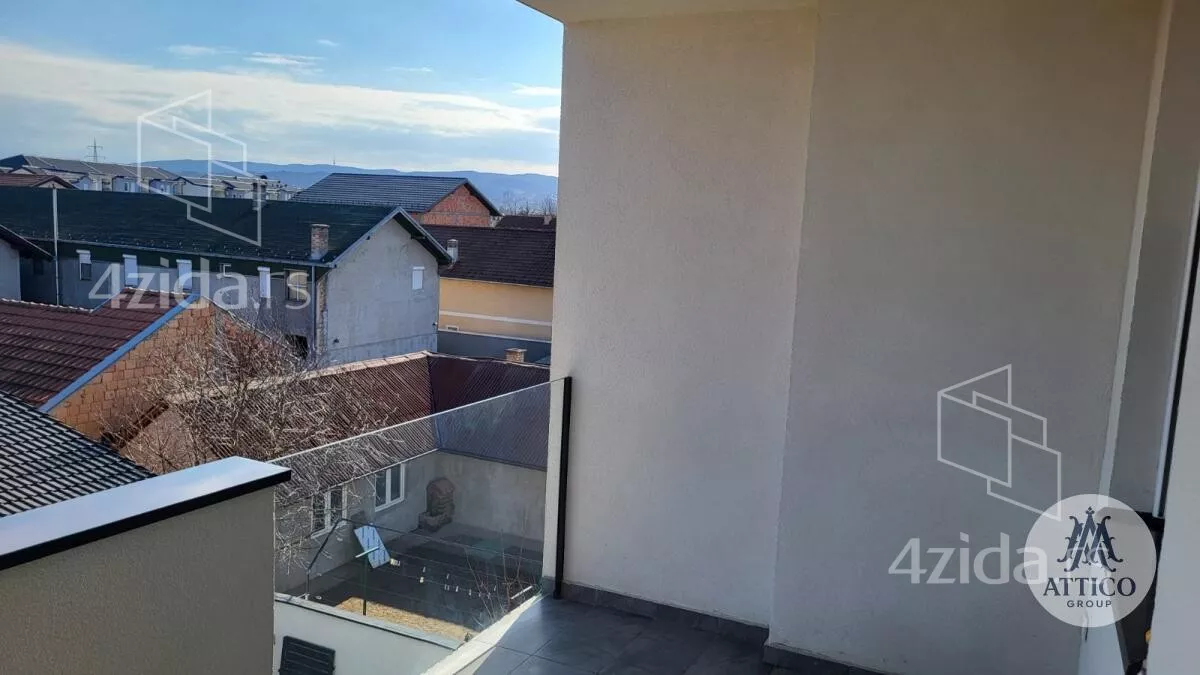 Četvoroiposoban stan | 4zida