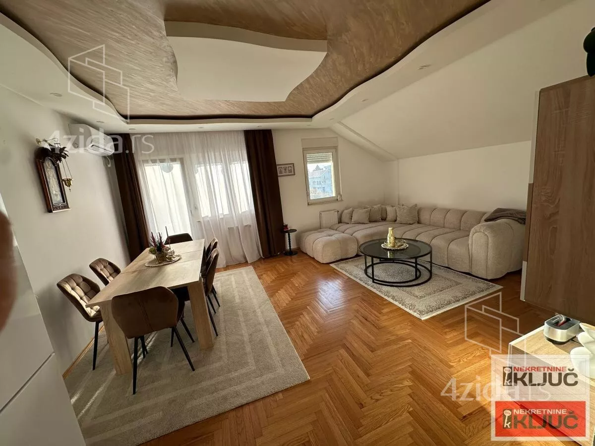 Dvoiposoban stan | 4zida