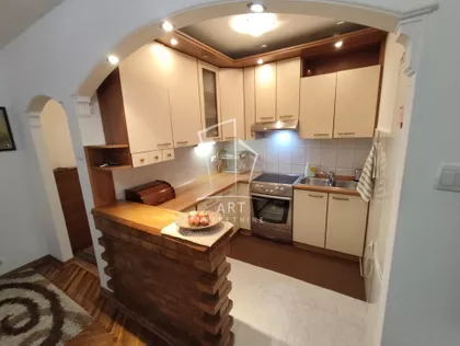 Učitelja Miloša Jankovića | 4zida.rs