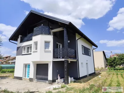 Kninska | 4zida.rs
