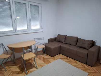 Studenac | 4zida.rs