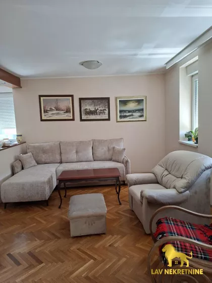 RUMENAČKA | 4zida.rs