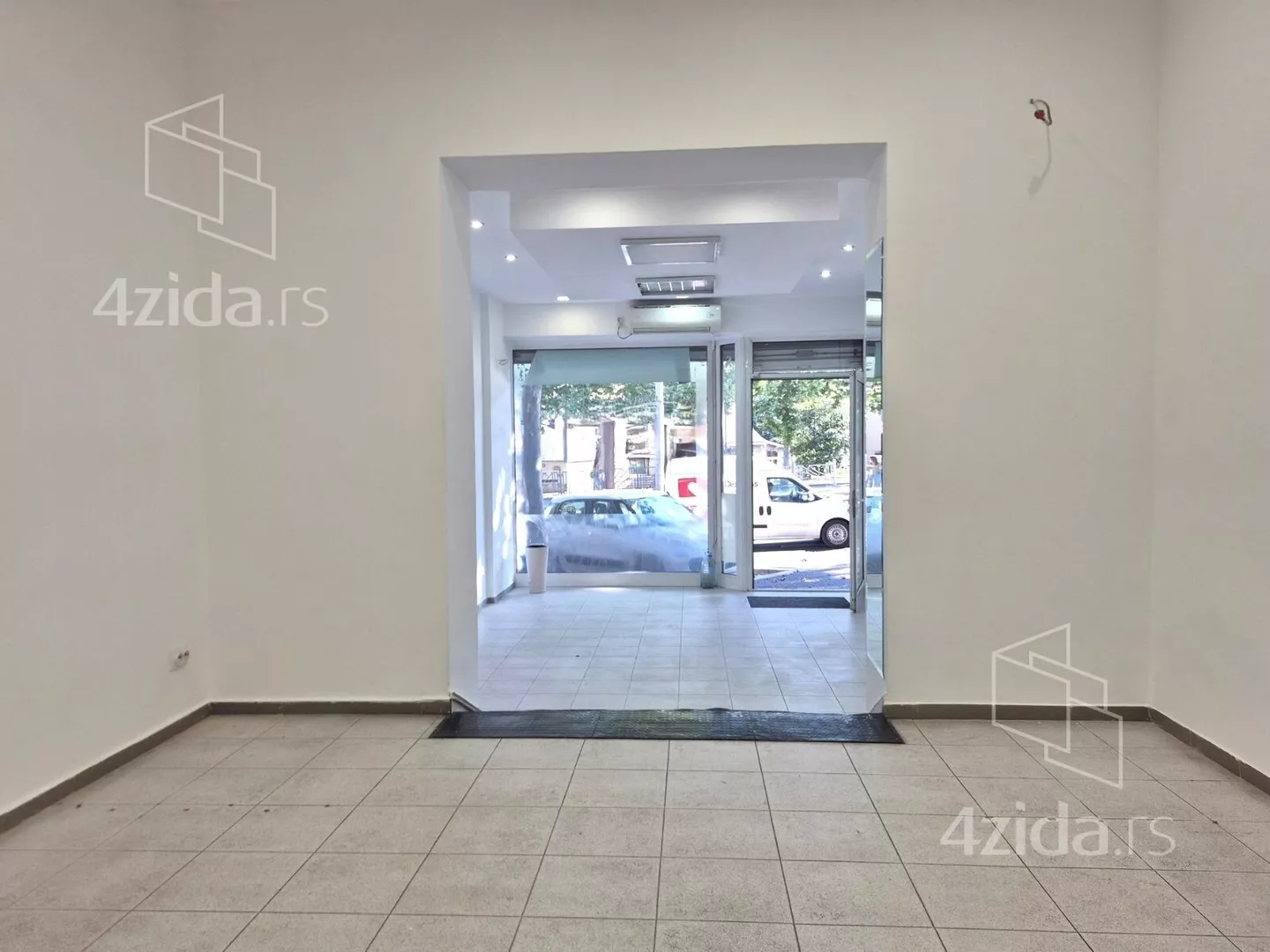 Lokal | 4zida