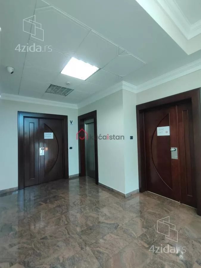 Poslovna zgrada | 4zida