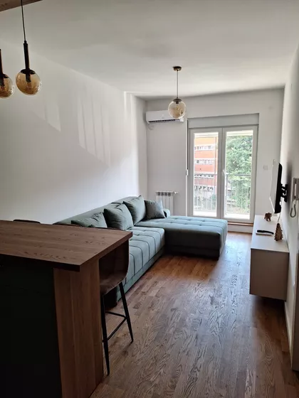 Milovana Gušića 103 | 4zida.rs