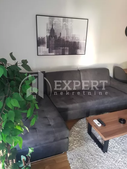 Sestre Baković | 4zida.rs