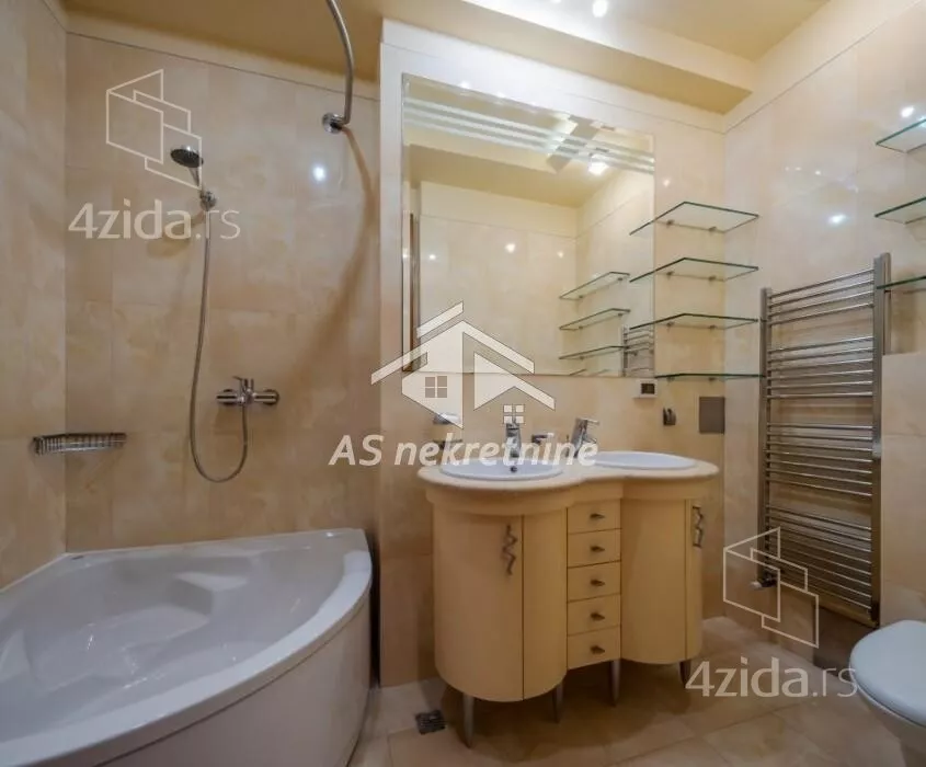 Petosoban stan | 4zida