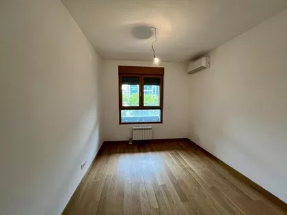 Tadije Sondermajera | 4zida.rs
