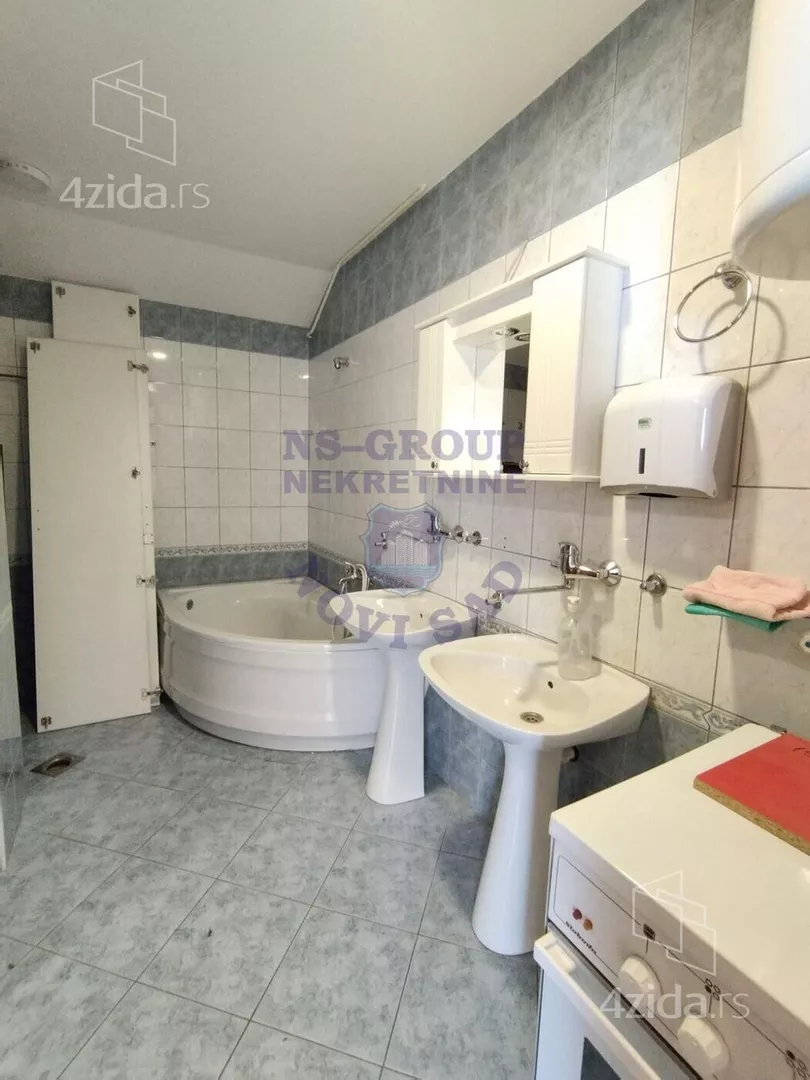 Šestosoban stan | 4zida